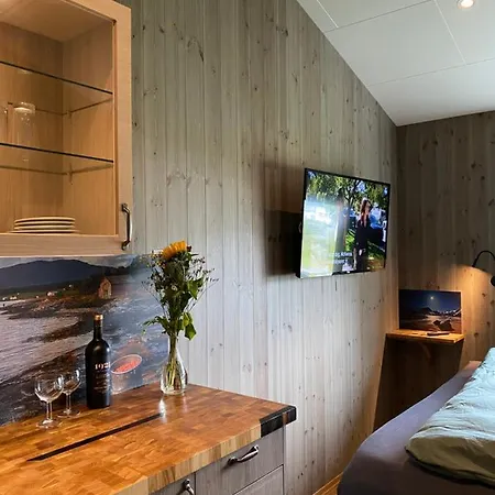 Finnvikhaugen Πανδοχείο Mestervik