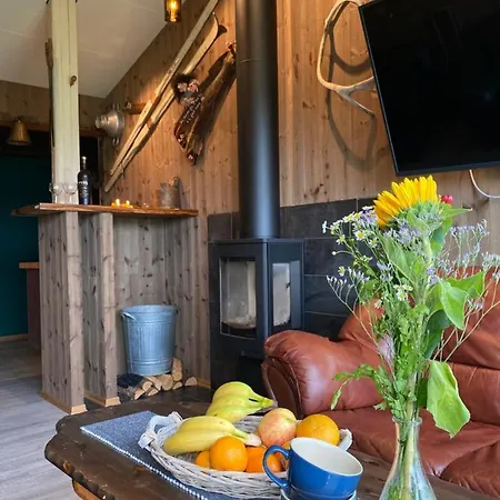 Finnvikhaugen Πανδοχείο Mestervik